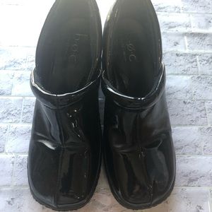 🌈 5/$25 Born BOC shiny mule clogs 8